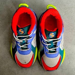 Puma toddler size 9 sneaker